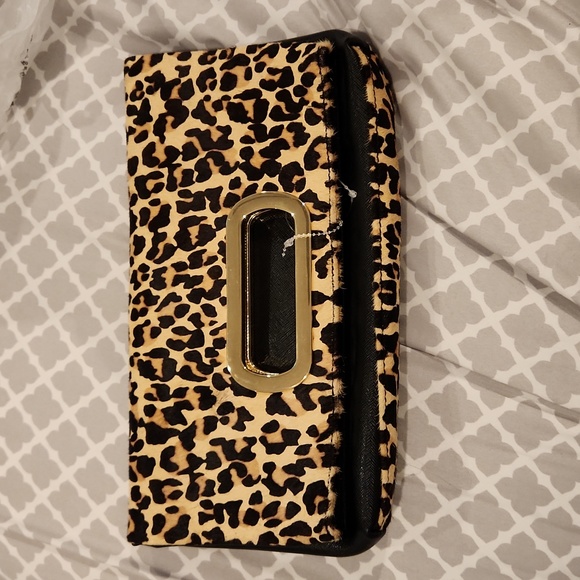 Leopard clutch 12x6 1/2 - Picture 2 of 3